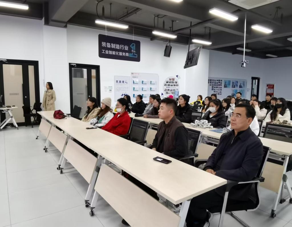 深化校企合作，助力就業(yè)新篇章 財(cái)經(jīng)學(xué)院攜手煙臺開發(fā)區(qū)開啟人工智能軟件開發(fā)實(shí)習(xí)之旅